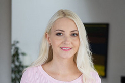 145 - Helena's First VR Experience